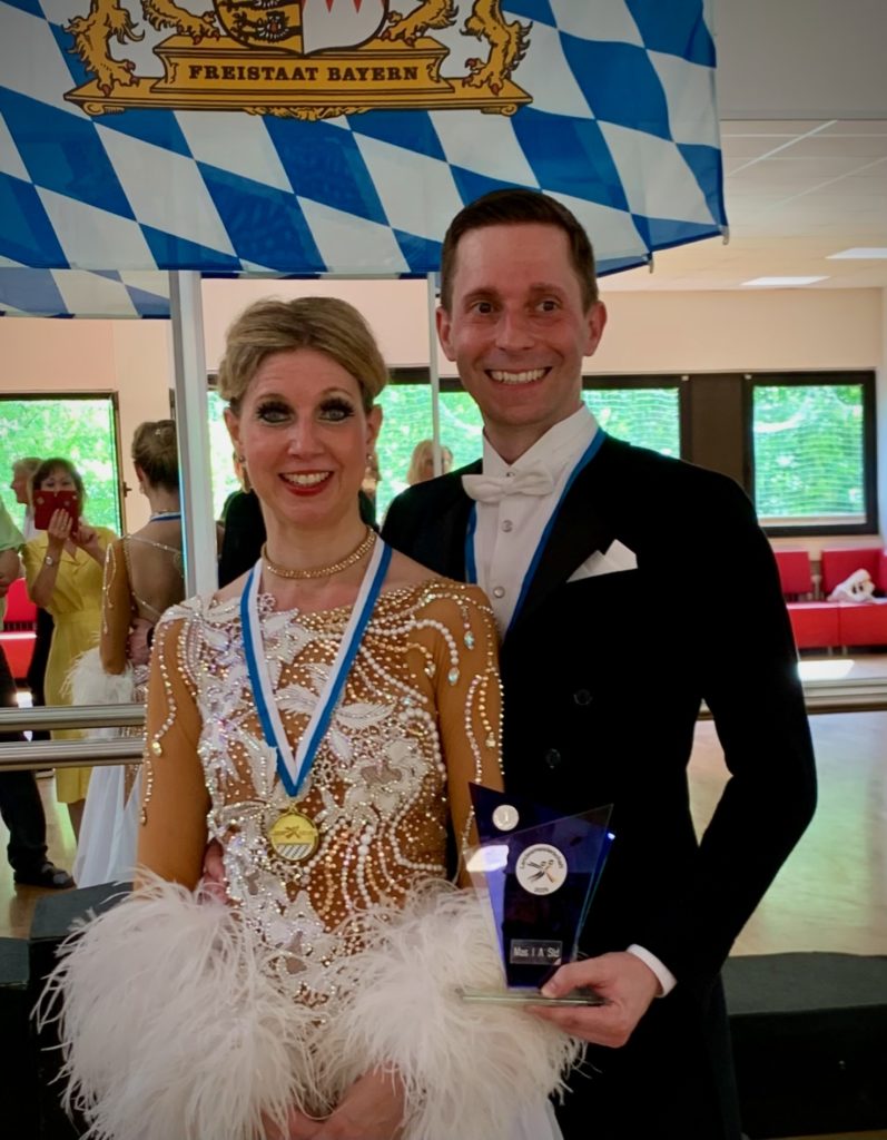 Beilngrieser Trainerpaar erneut Bayerische Meister in den Standardtänzen