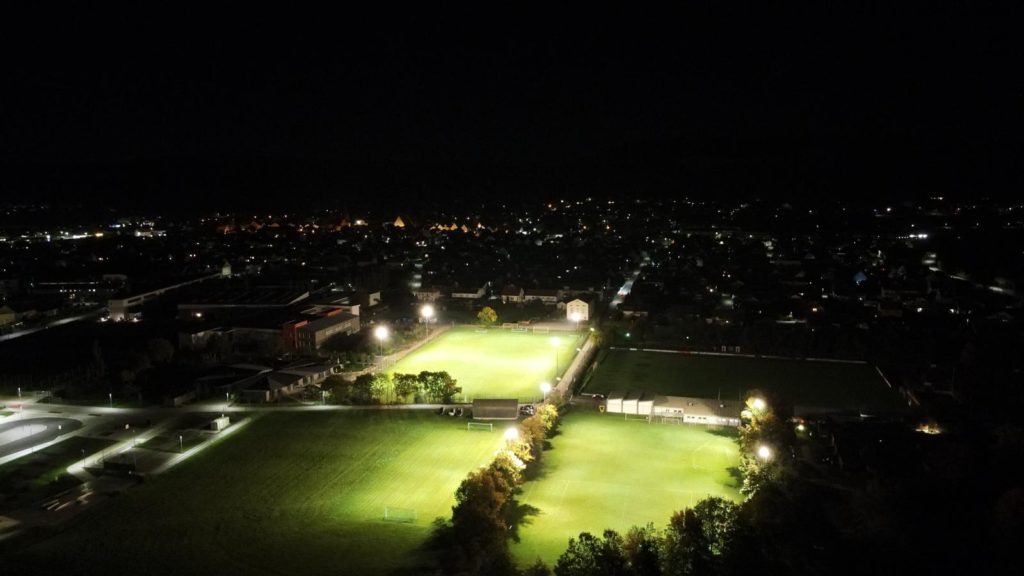 Neue Flutlichtanlage für den FC Beilngries – energieeffizient und klimafreund